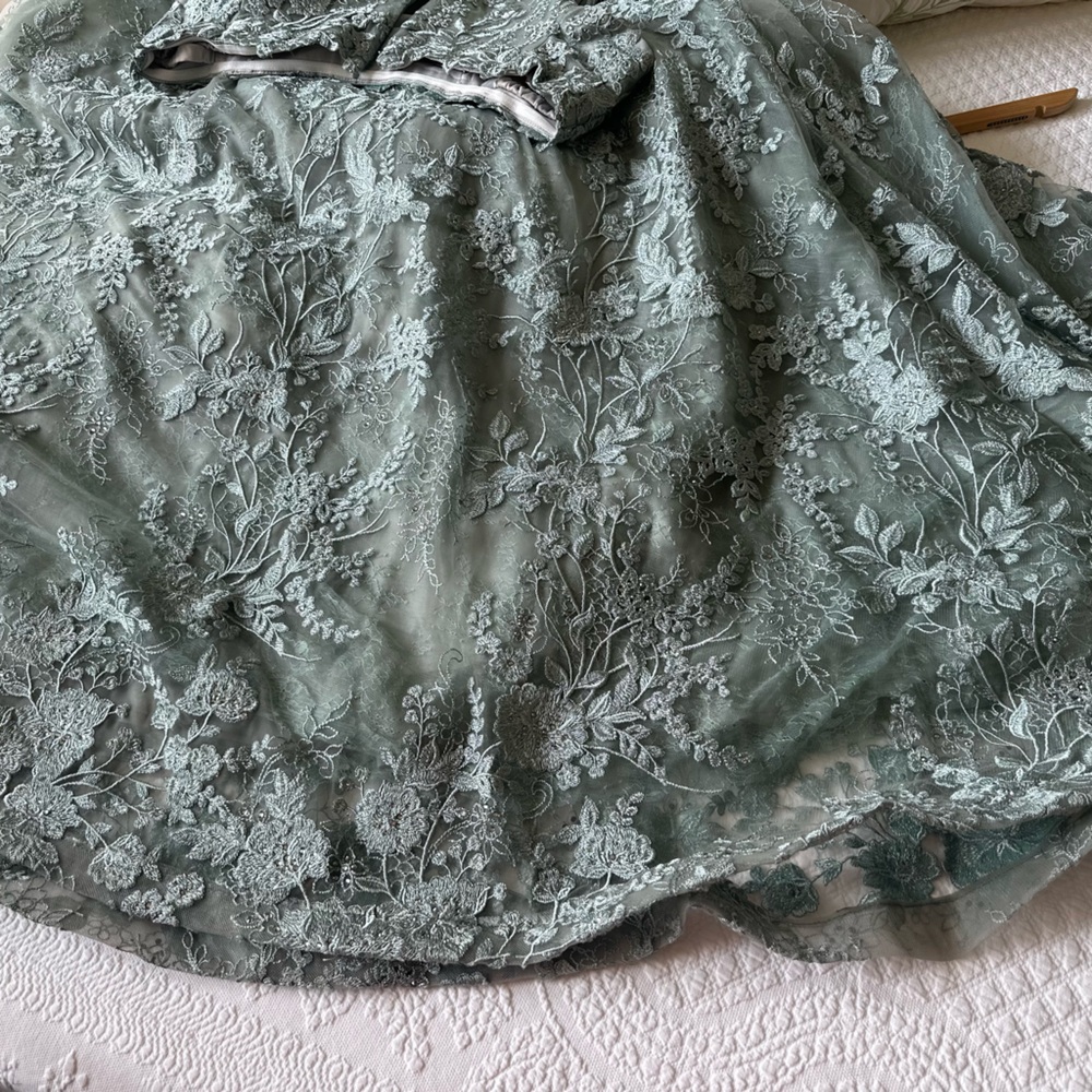 LARA 29122 Silver Sage Off-Shoulder Women’s Lace Embroidered Formal Dress Sz 10 - Picture 10 of 10